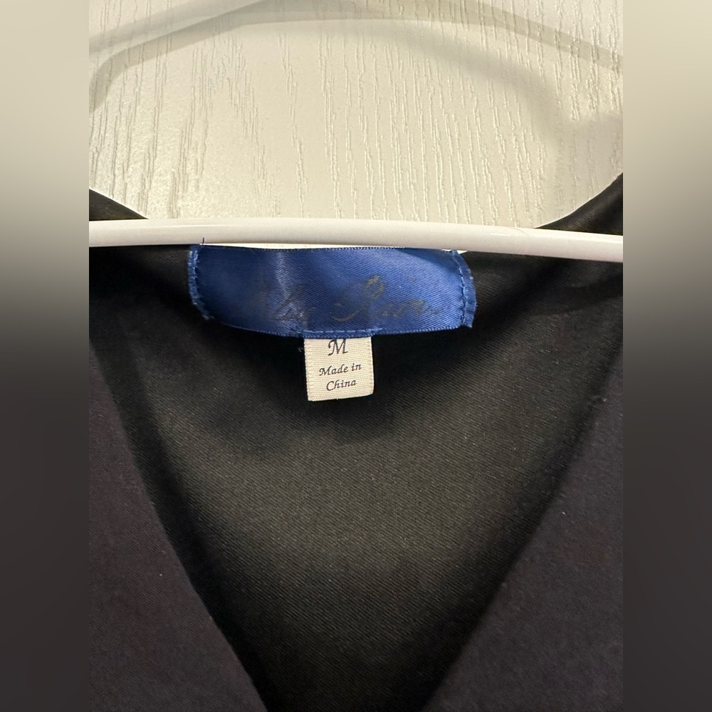 Dress size medium - Picture 2 of 2